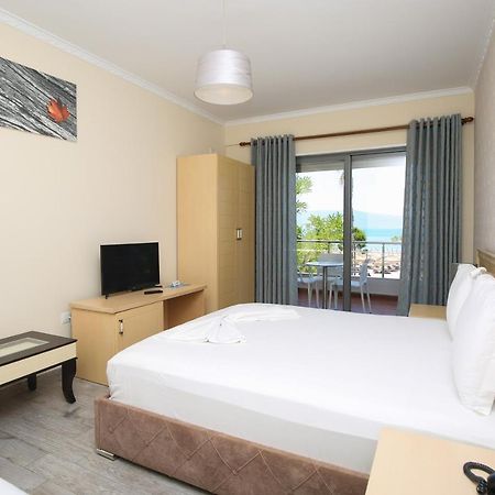 Hotel Summer Stars Вльора Екстер'єр фото