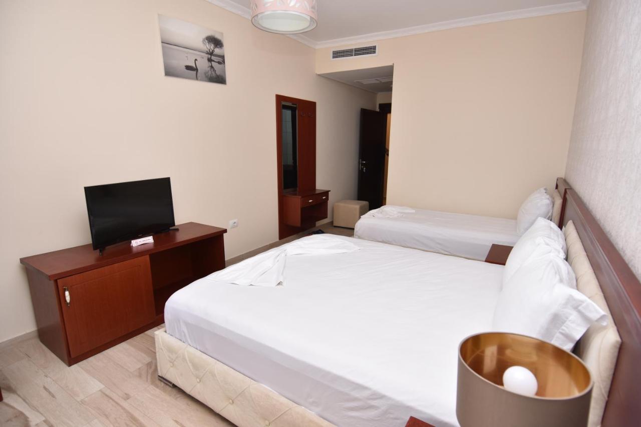 Hotel Summer Stars Вльора Екстер'єр фото
