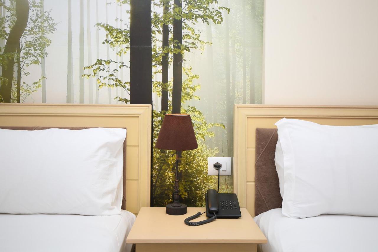 Hotel Summer Stars Вльора Екстер'єр фото