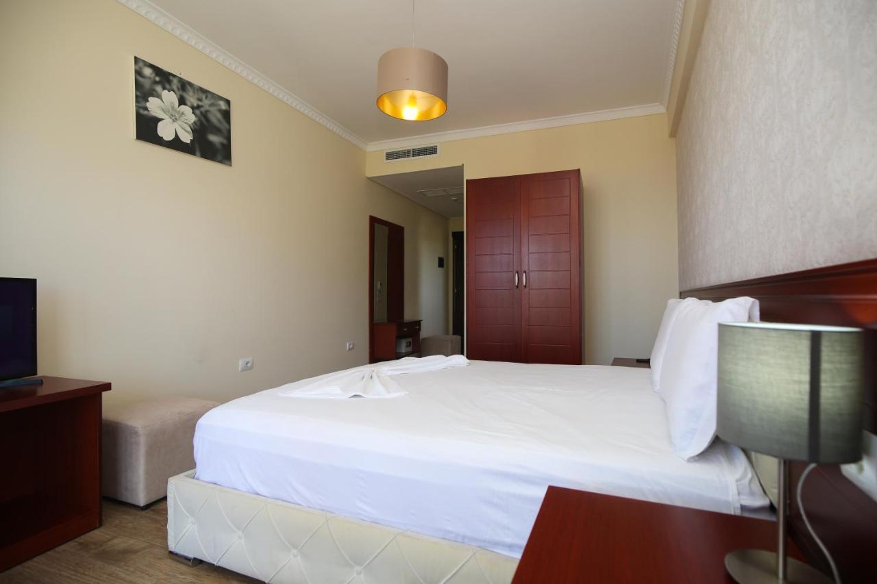 Hotel Summer Stars Вльора Екстер'єр фото