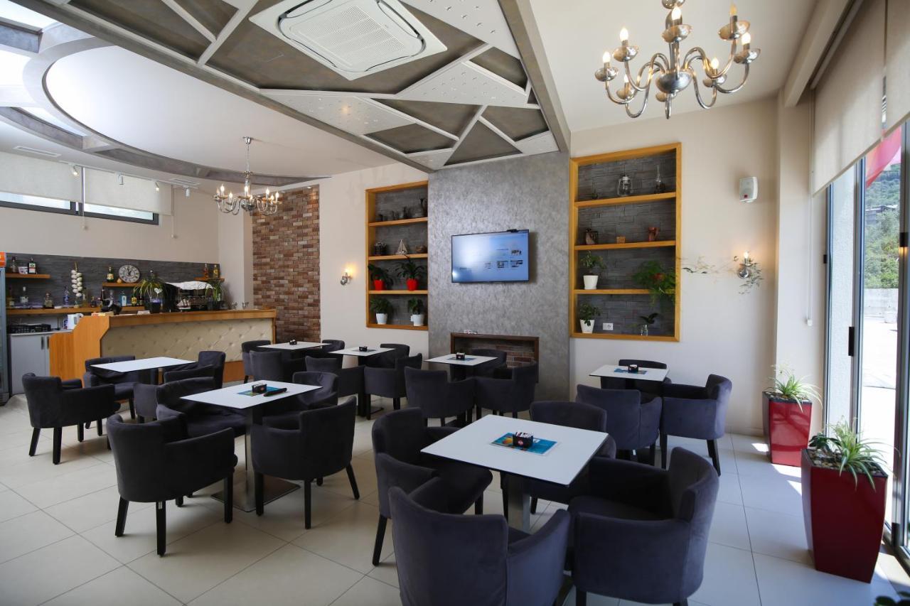 Hotel Summer Stars Вльора Екстер'єр фото